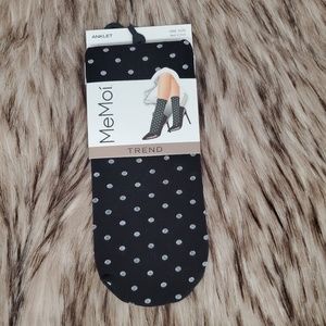 3/$20 MEMOí On the Dot Anklet Socks